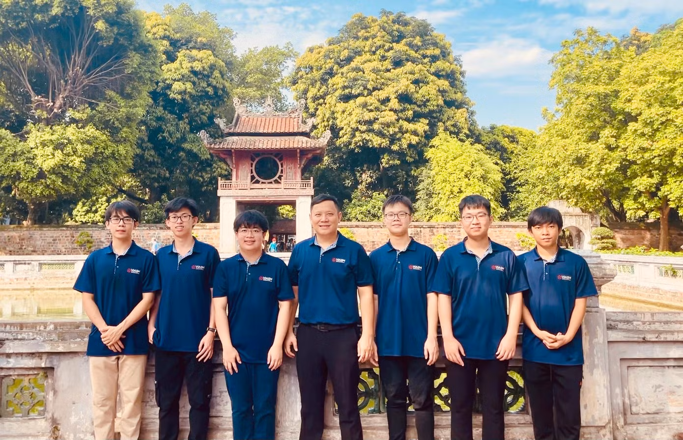6/6 học sinh Việt Nam đều đoạt giải, gồm: 2 Huy chương Vàng, 2 Huy chương Bạc, 2 Huy chương Đồng. 6/6 học sinh Việt Nam đều đoạt giải, gồm: 2 Huy chương Vàng, 2 Huy chương Bạc, 2 Huy chương Đồng.