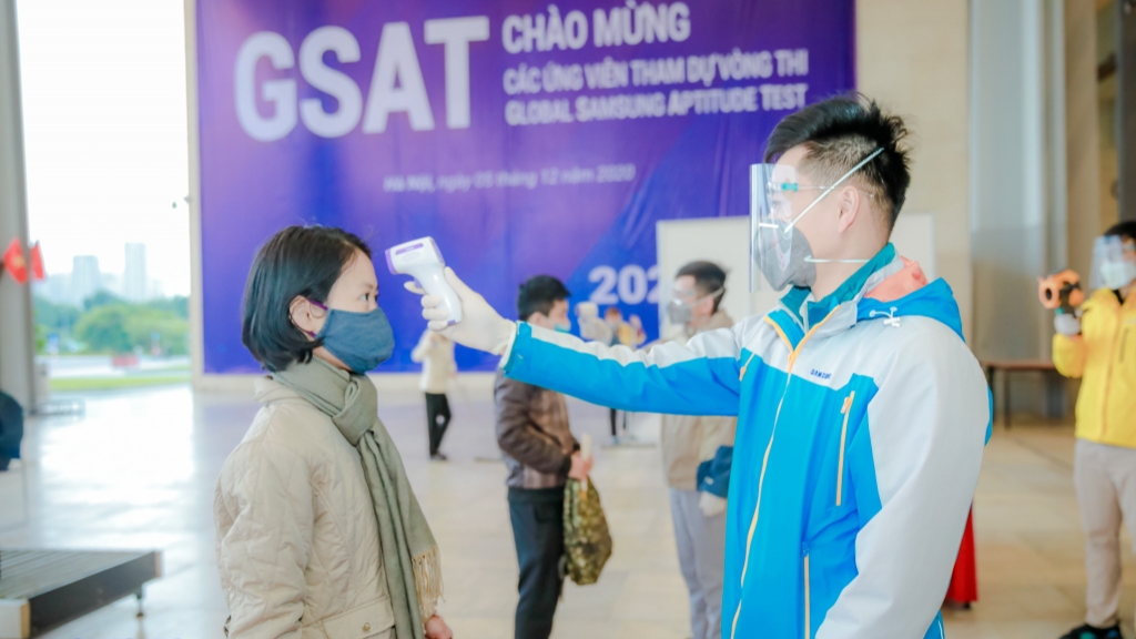 khi mà bối cảnh dịch bệnh Covid-19 có những diễn biến phức tạp, kỳ thi vẫn được tổ chức