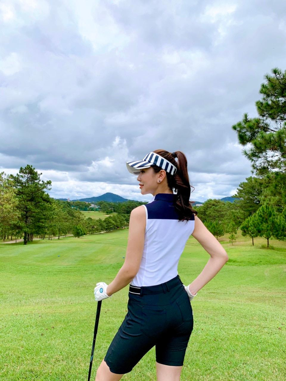 Cô nàng sở hữu ngoại hình nóng bỏng, chiều cao 1m69 với số đo 85 – 63 – 100.