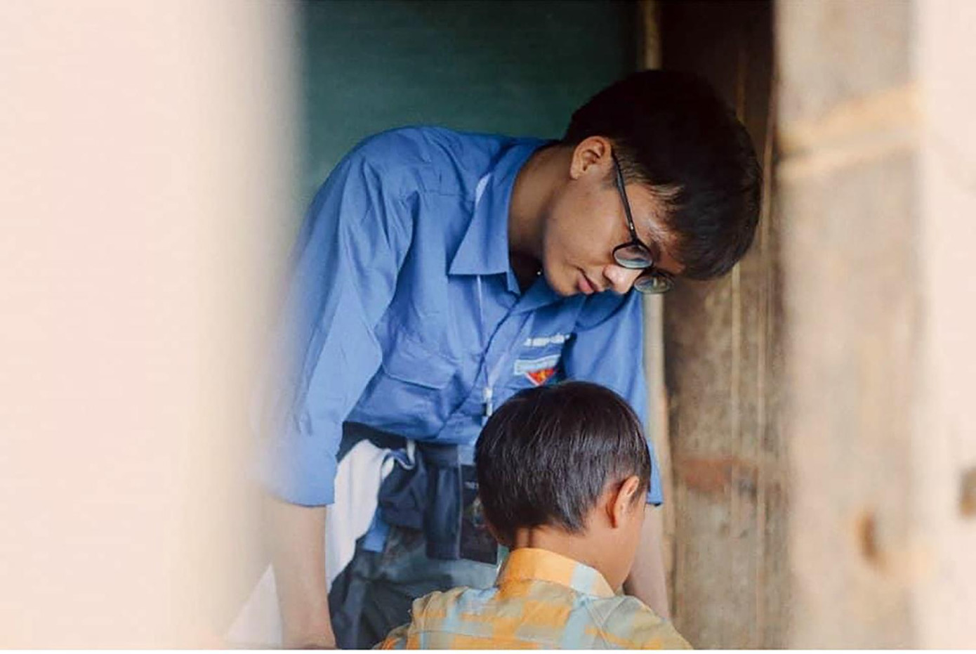 Kim Tùng tham gia trong một chuyến tình nguyện của Đoàn thanh niên trường ĐH KHXh&NV (ĐHQG Hà Nội). Kim Tùng tham gia trong một chuyến tình nguyện của Đoàn thanh niên trường ĐH KHXh&NV (ĐHQG Hà Nội).