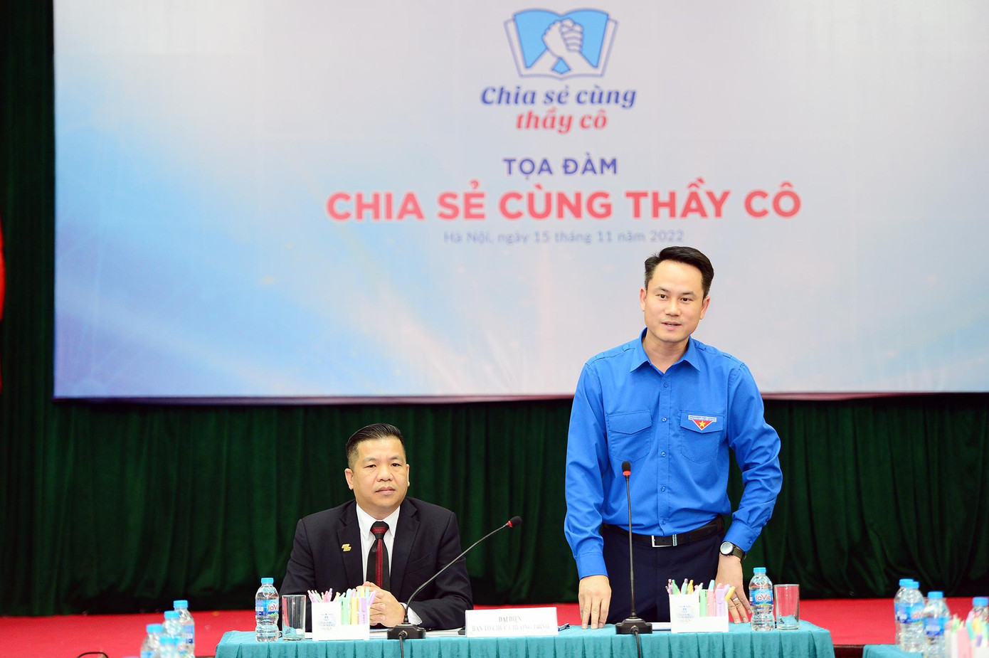 Buổi toạ đàm nằm trong chuỗi hoạt động chương trình "Chia sẻ cùng thầy cô", năm 2022.