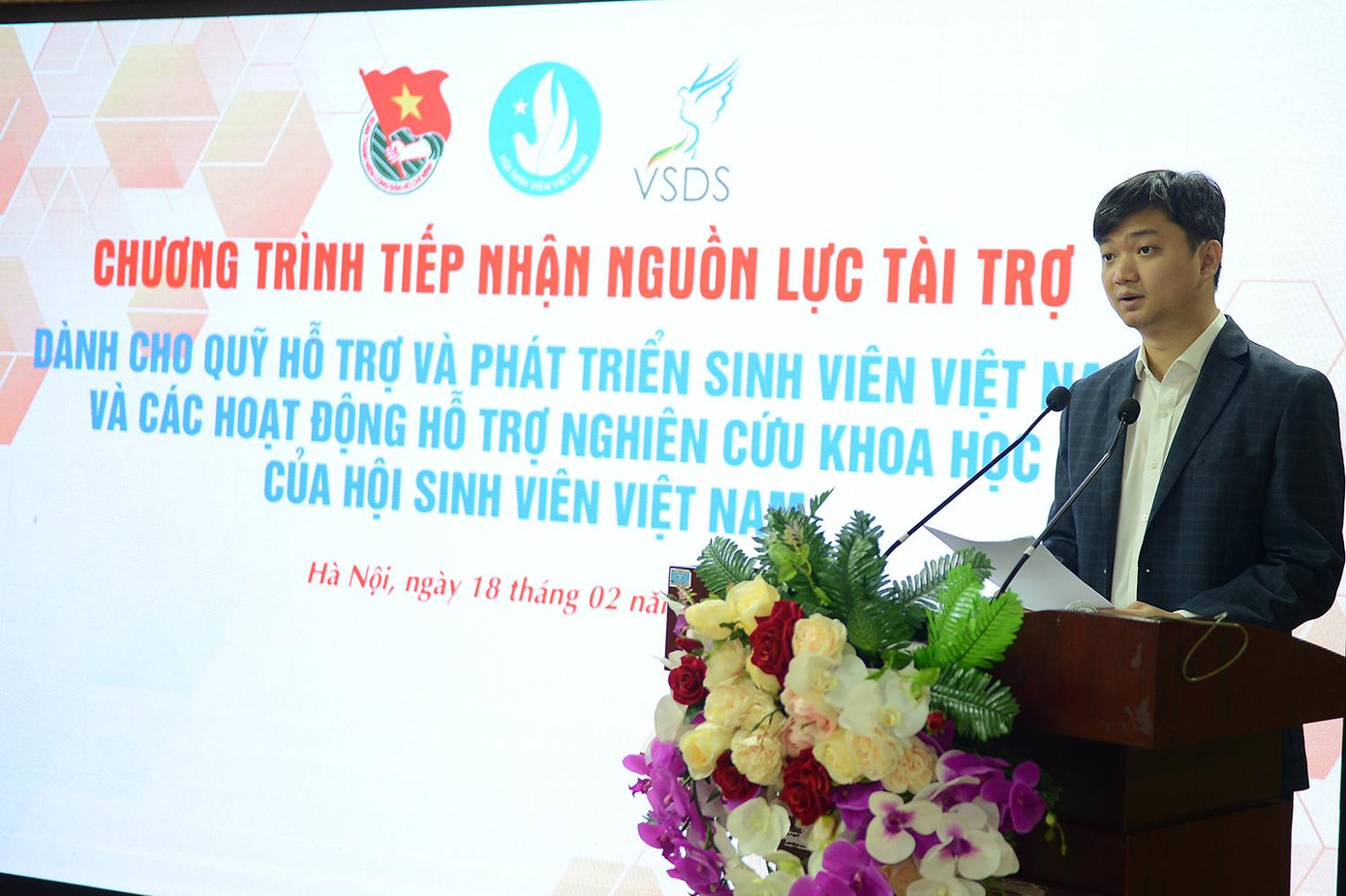 Anh Nguyễn Minh Triết, Bí thư T.Ư Đoàn, Chủ tịch T.Ư Hội Sinh viên Việt Nam phát biểu tại chương trình.