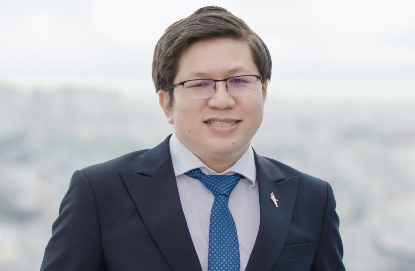 TS Lê Kim Hùng (SN 1990) - Trưởng bộ môn Truyền thông, khoa Mạng máy tính và Truyền thông, trường ĐH Công nghệ thông tin (ĐHQG TP. HCM). TS Lê Kim Hùng (SN 1990) - Trưởng bộ môn Truyền thông, khoa Mạng máy tính và Truyền thông, trường ĐH Công nghệ thông tin (ĐHQG TP. HCM).