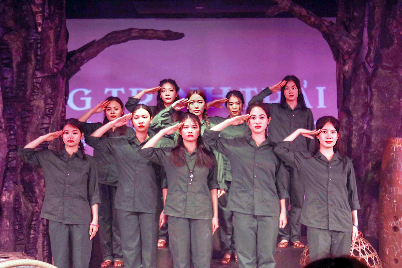 Vở diễn Huyền thoại tuổi thanh xuân.