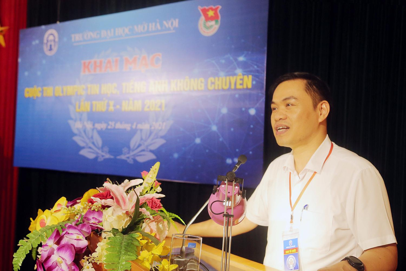 TS Dương Thăng Long cho rằng tiếng Anh và Tin học là "chìa khoá" quan trọng cho bạn trẻ.