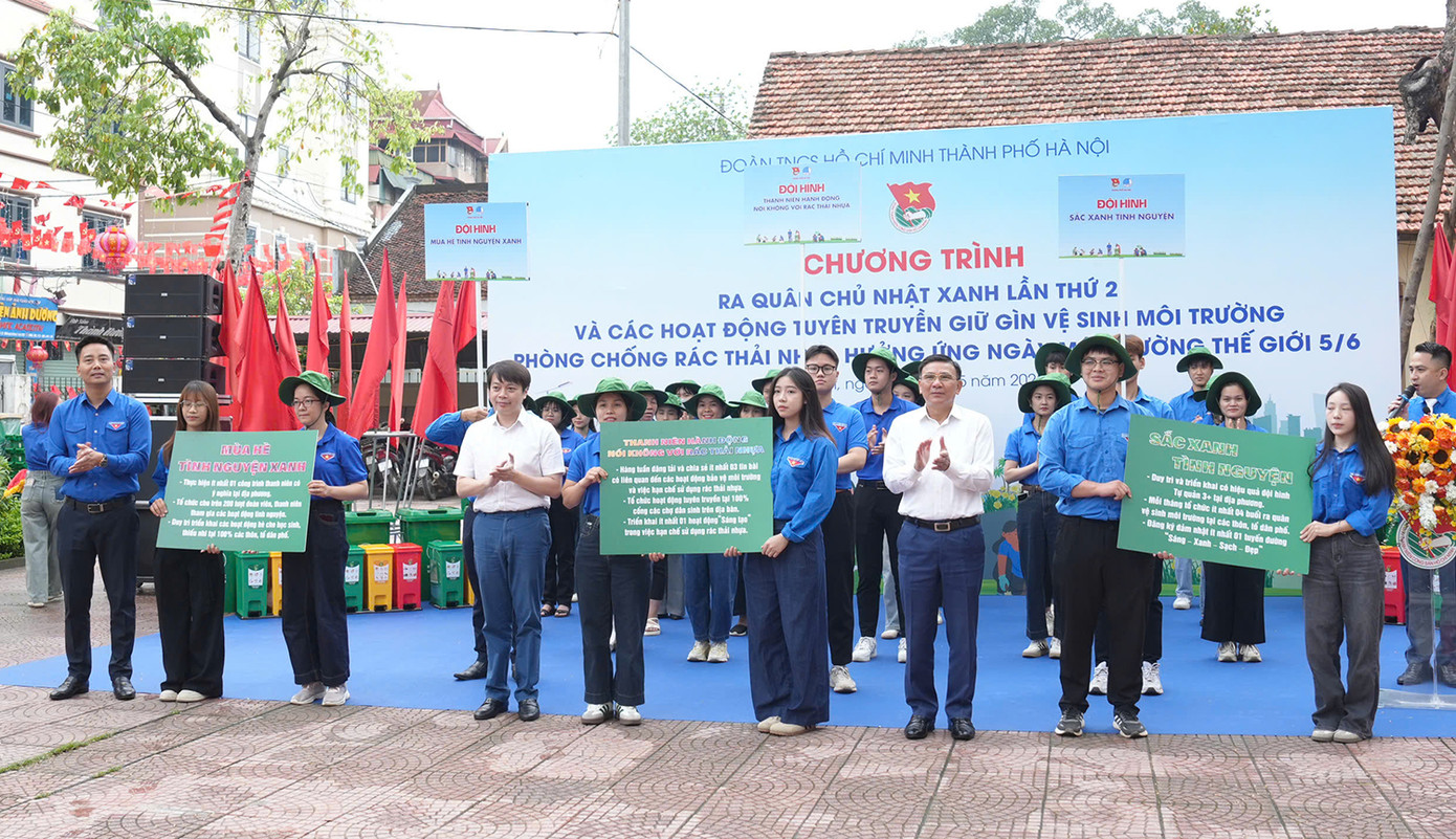 Tuổi trẻ Hà Nội ra quân 'Ngày Chủ nhật Xanh', phòng chống rác thải nhựa.
