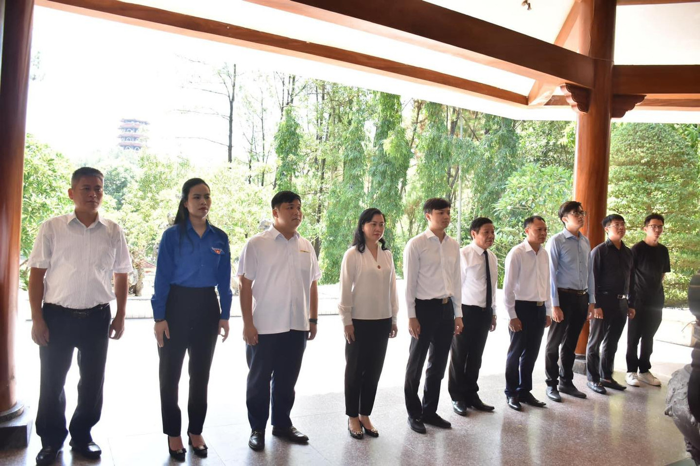 Đoàn công tác T.Ư Đoàn dâng hương tại các địa chỉ đỏ tỉnh Hà Tĩnh.