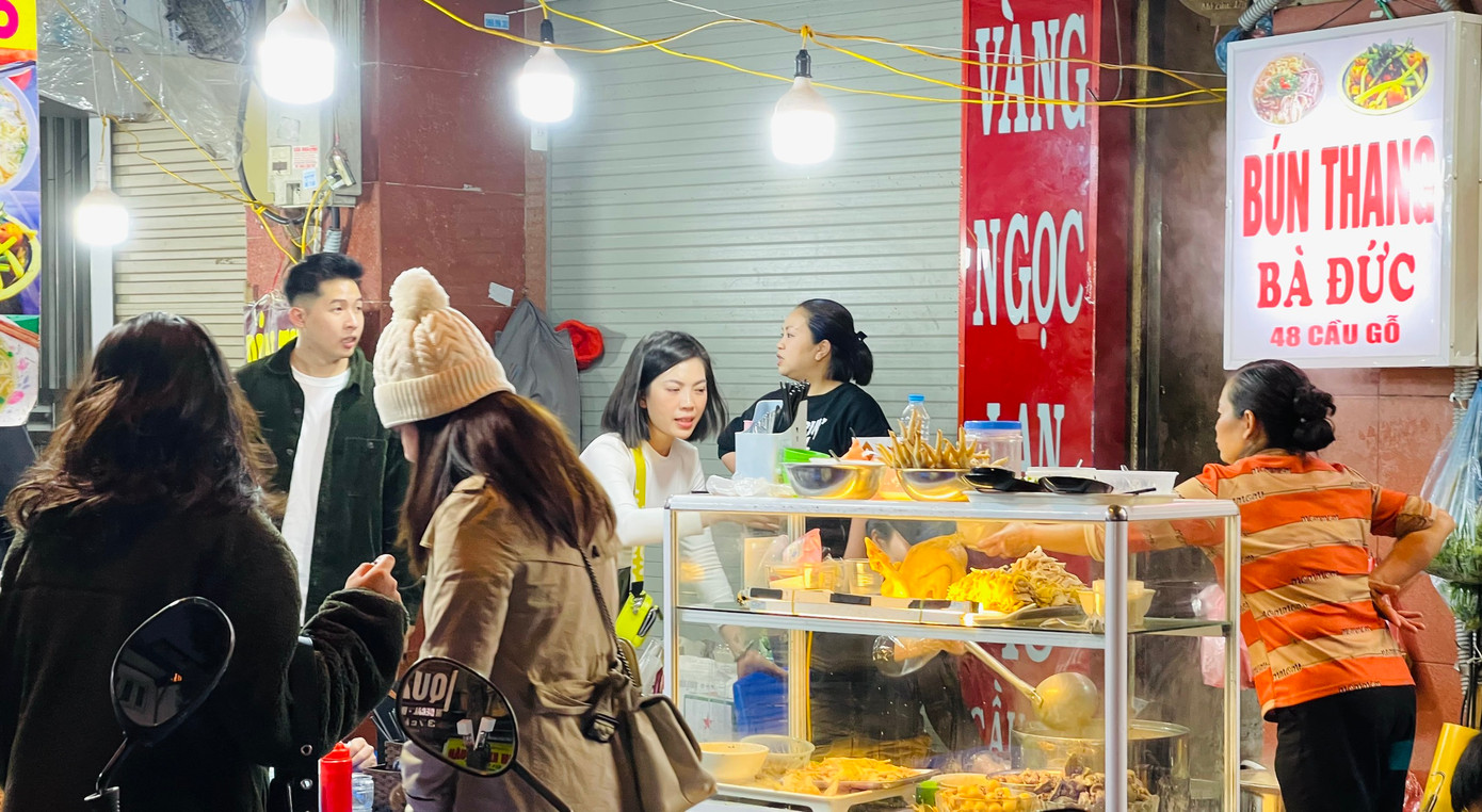 Những món ăn như bún thang, bún riêu, bún ốc là các món khoái khẩu được nhiều người lựa chọn.