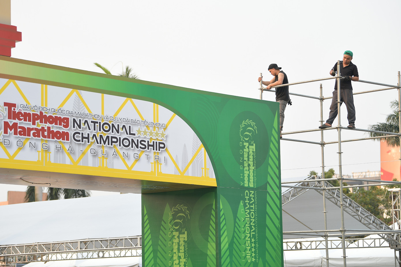 Ban Tổ chức cho biết công tác chuẩn bị đã hoàn tất, sẵn sàng đón hơn 7.000 vận động viên tranh tài ở nhiều cự ly khác nhau. Đặc biệt, áo đấu và mũ tai bèo – biểu tượng của những chiến sĩ giải phóng – được phát cho các vận động viên nhằm mang đến trải nghiệm độc đáo, vừa thể thao, vừa mang tính lịch sử.