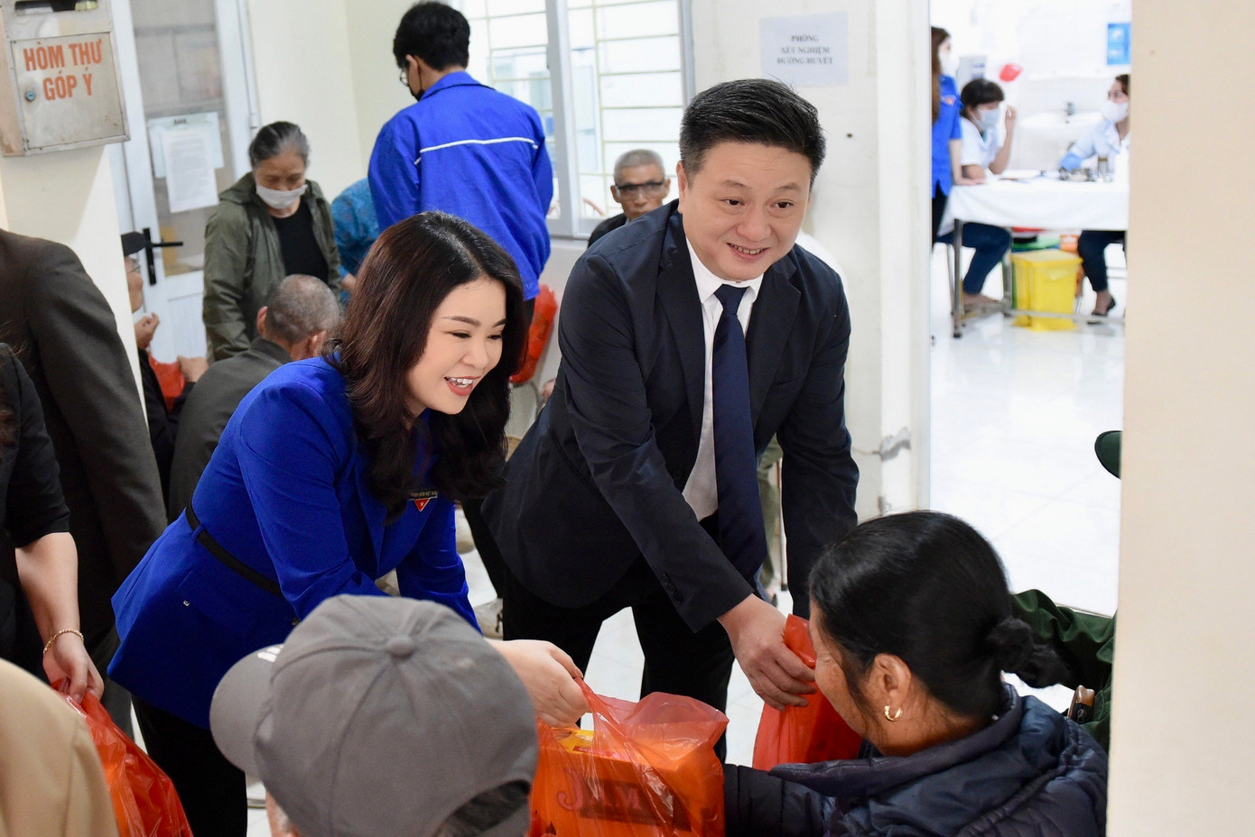 Hoạt động chăm lo sức khoẻ hỗ trợ người dân khó khăn được triển khai đồng bộ.