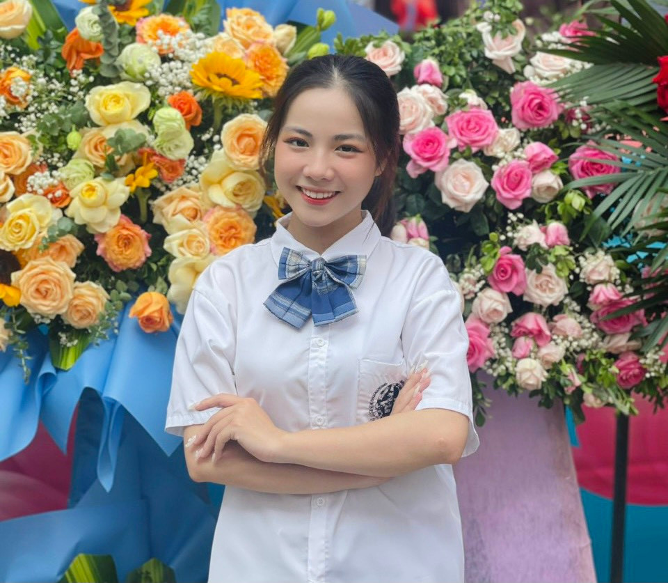 Nguyễn Ngọc Linh Chi – Phó Chủ tịch Hội Sinh viên trường ĐH Mở Hà Nội. Nguyễn Ngọc Linh Chi – Phó Chủ tịch Hội Sinh viên trường ĐH Mở Hà Nội.