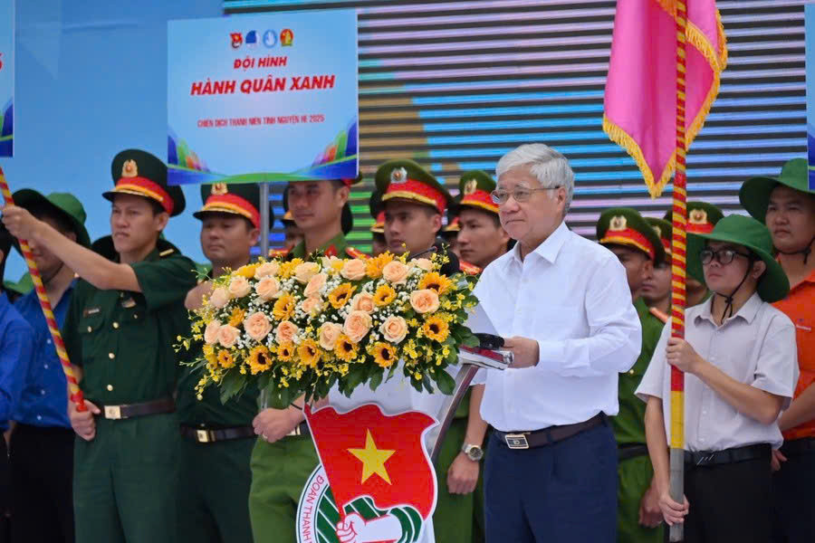 Ông Đỗ Văn Chiến – Ủy viên Bộ Chính trị, Bí thư T.Ư Đảng, Chủ tịch Ủy ban T.Ư MTTQ Việt Nam phát biểu tại chương trình.