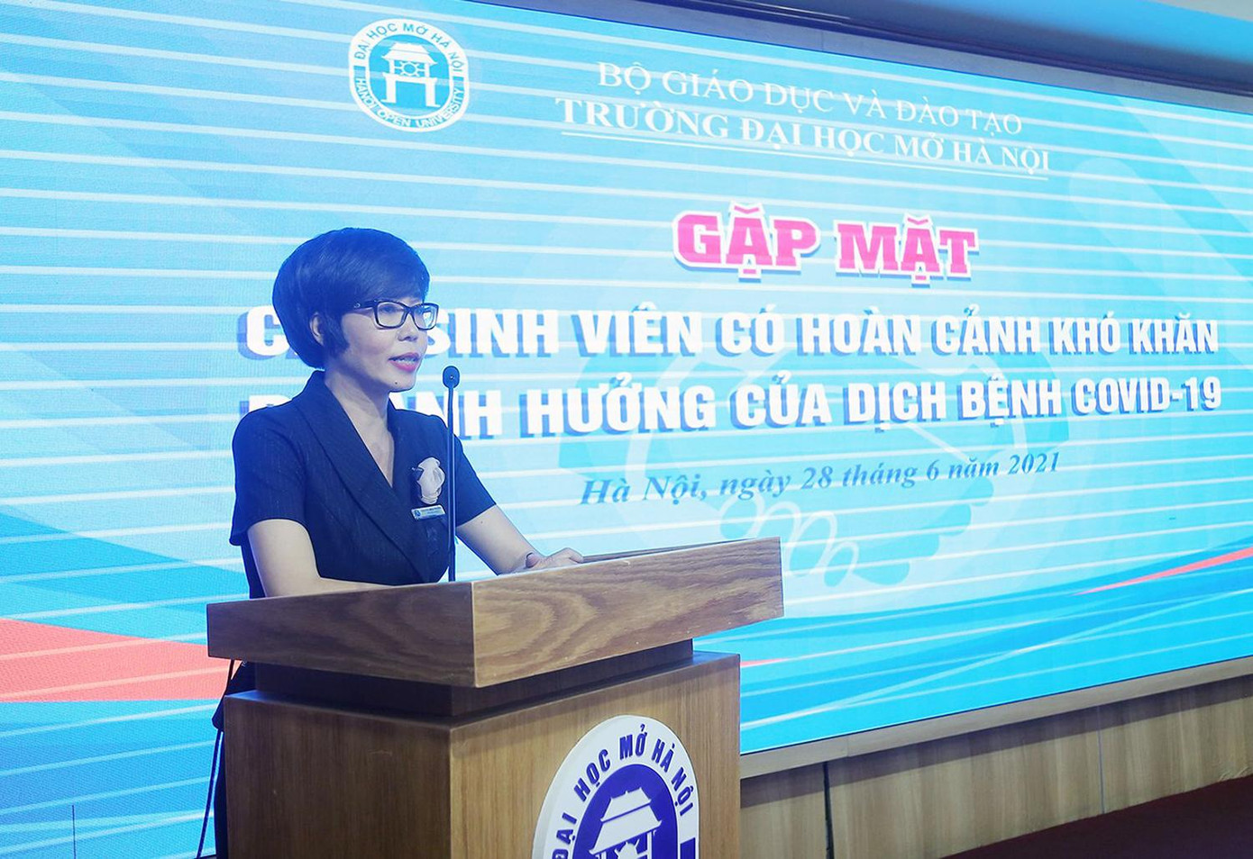 Tiến sĩ Nguyễn Minh Phương – Phó Hiệu trưởng phát biểu.