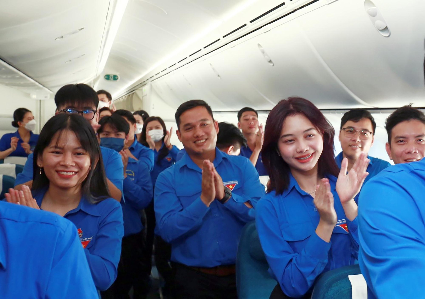 Các đại biểu cùng hát các ca khúc chào mừng Đại hội Đoàn TNCS Hồ Chí Minh lần thứ XII. Các đại biểu cùng hát các ca khúc chào mừng Đại hội Đoàn TNCS Hồ Chí Minh lần thứ XII.