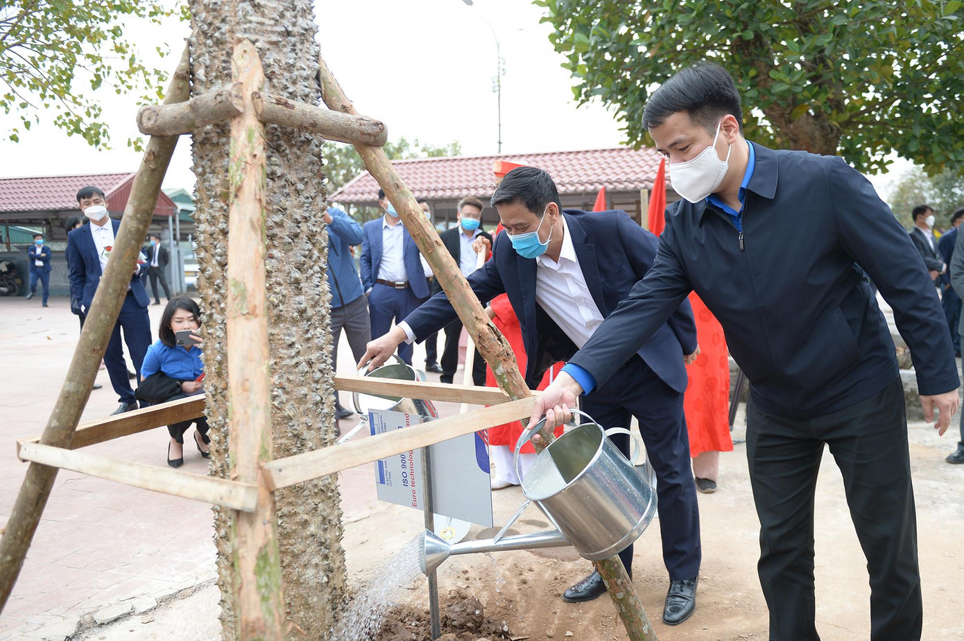 Bí thư T.Ư Đoàn Ngô Văn Cương tham gia trồng cây tại chương trình. Ảnh: DƯƠNG TRIỀU Bí thư T.Ư Đoàn Ngô Văn Cương tham gia trồng cây tại chương trình. Ảnh: DƯƠNG TRIỀU