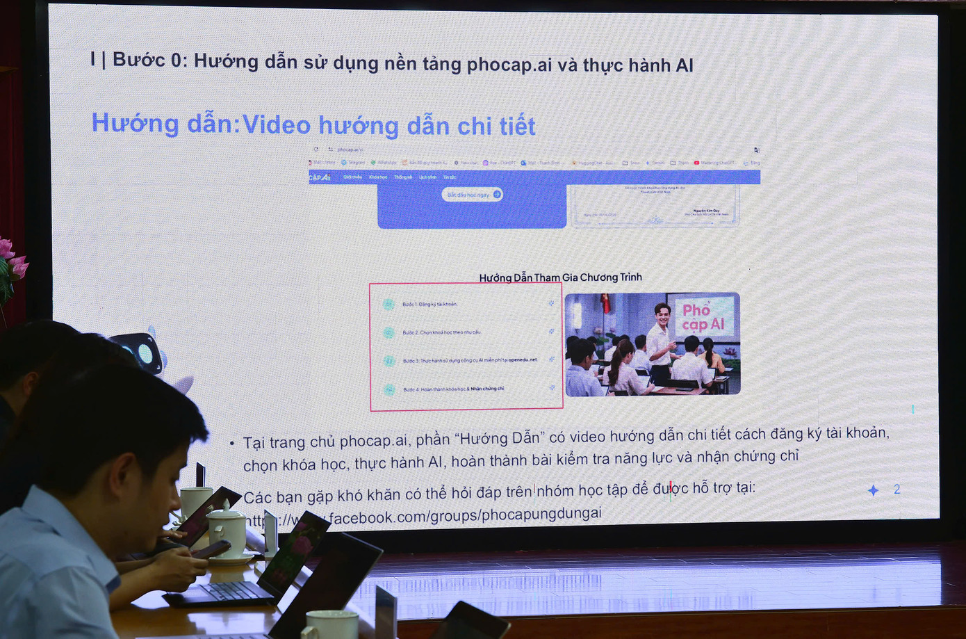 Chương trình 'Bình dân học AI' diễn ra trực tiếp và trực tuyến tại 1.000 điểm cầu trong và ngoài nước. Chương trình 'Bình dân học AI' diễn ra trực tiếp và trực tuyến tại 1.000 điểm cầu trong và ngoài nước.