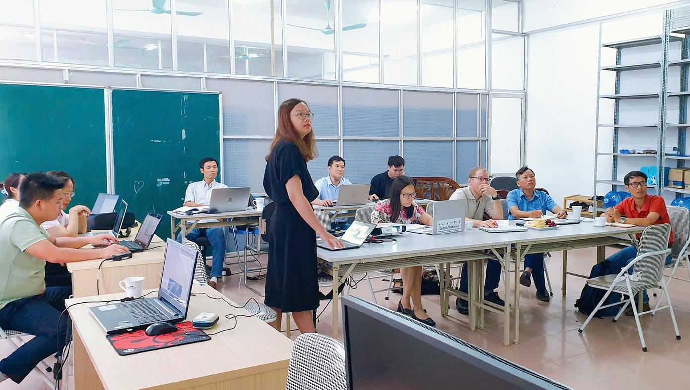 Cô giáo Trương Đỗ Minh Phượng trên giảng đường.