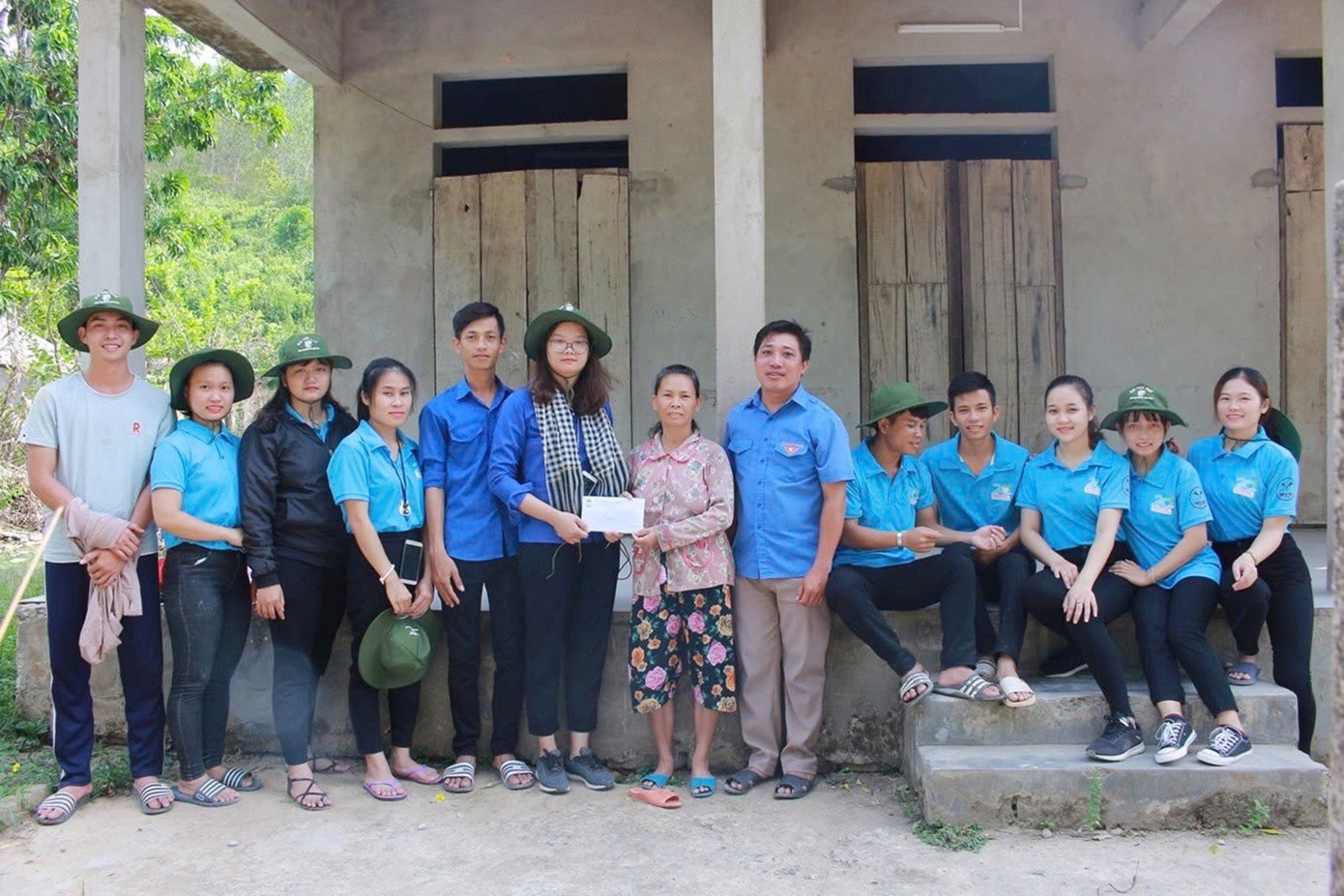 Ngoài tham gia công tác giảng dạy, cô giáo Trương Đỗ Minh Phượng còn nhiệt tình tham gia công tác đoàn thể.