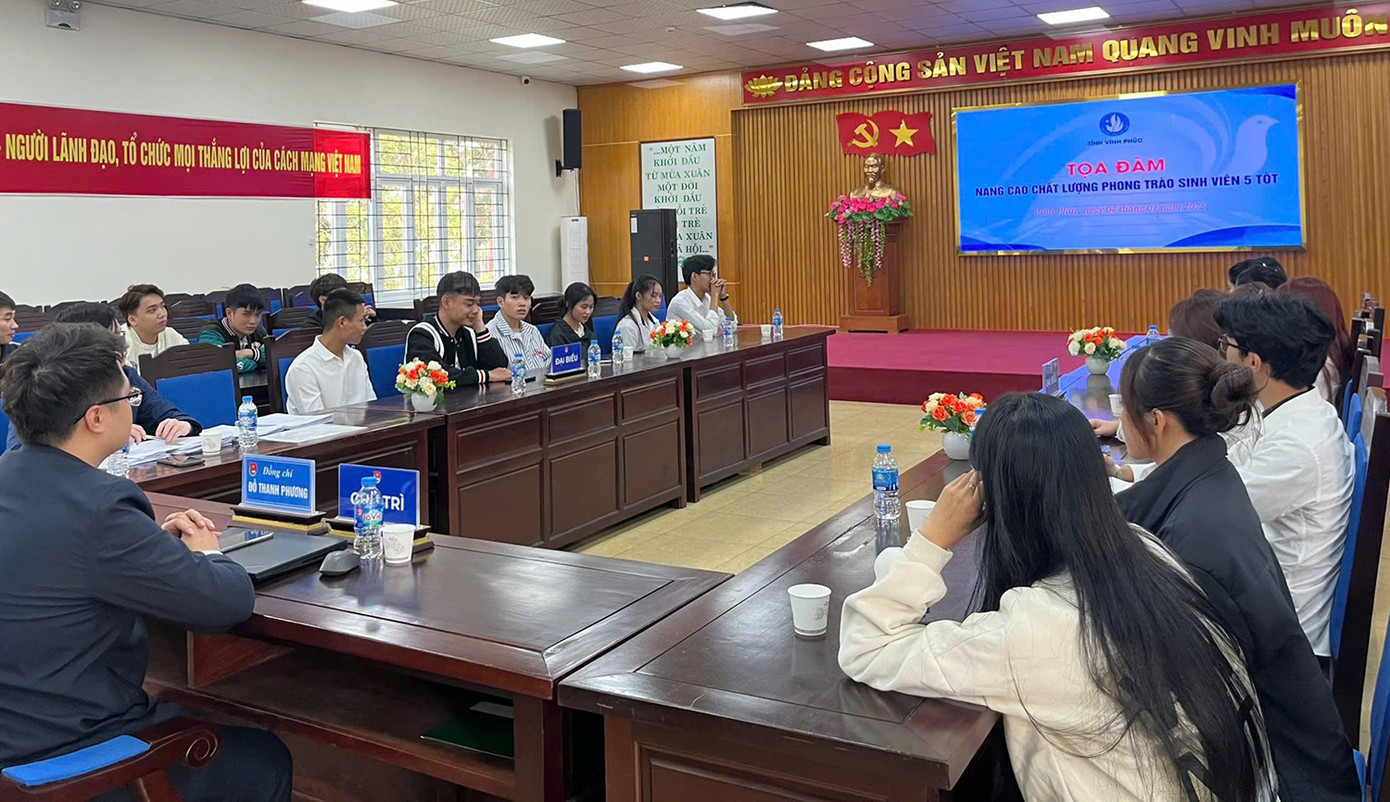 Tọa đàm được triển khai với quy mô toàn quốc, kết nối 30 điểm cầu trực tuyến của Hội Sinh viên cấp Tỉnh, Hội Sinh viên ngoài nước và 25 điểm cầu của Hội Sinh viên cấp Trường, với sự tham gia của hơn 3.200 đại biểu. Tọa đàm được triển khai với quy mô toàn quốc, kết nối 30 điểm cầu trực tuyến của Hội Sinh viên cấp Tỉnh, Hội Sinh viên ngoài nước và 25 điểm cầu của Hội Sinh viên cấp Trường, với sự tham gia của hơn 3.200 đại biểu.