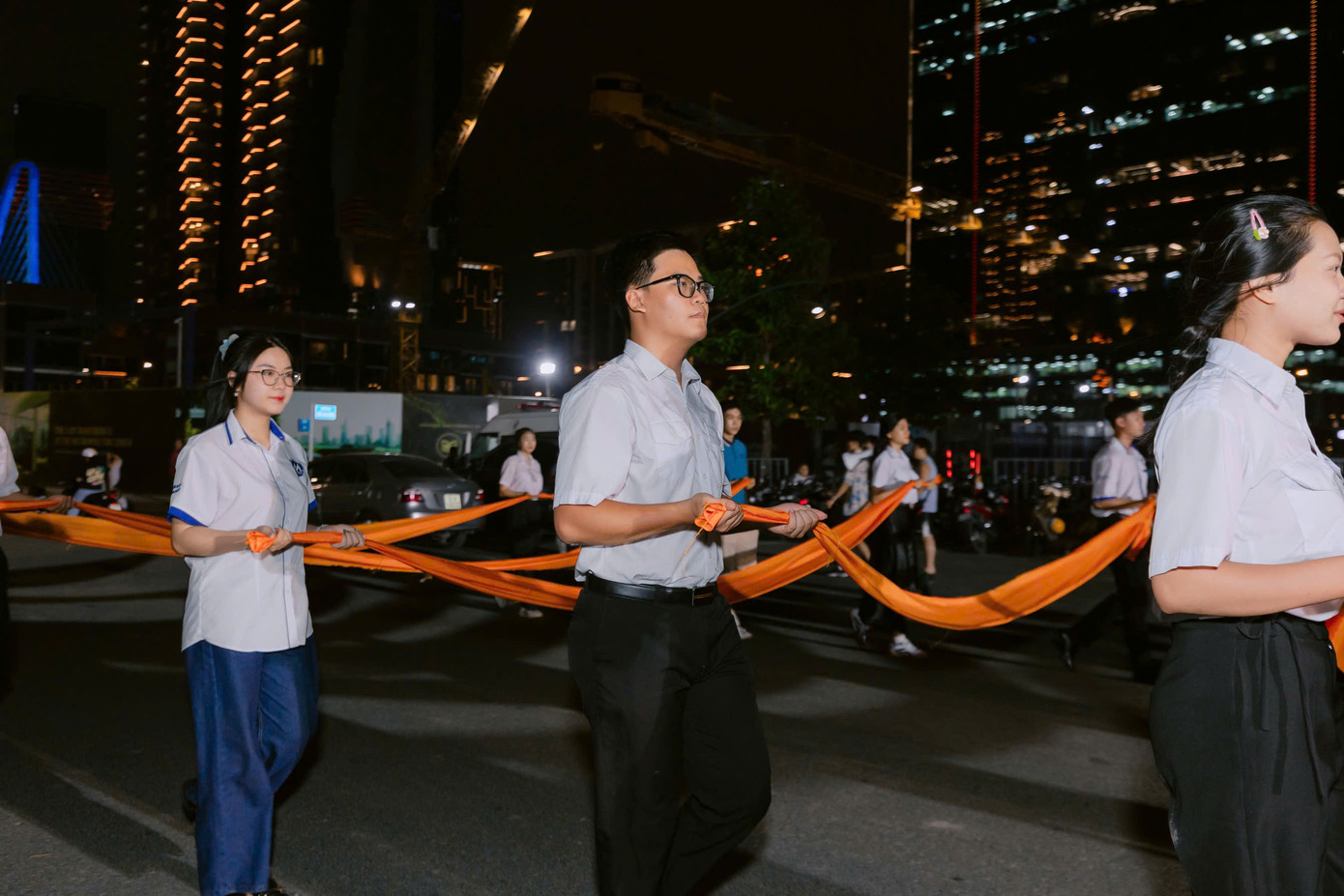 Nguyễn Đức An cùng các bạn sinh viên tiêu biểu tập luyện cho chương trình.