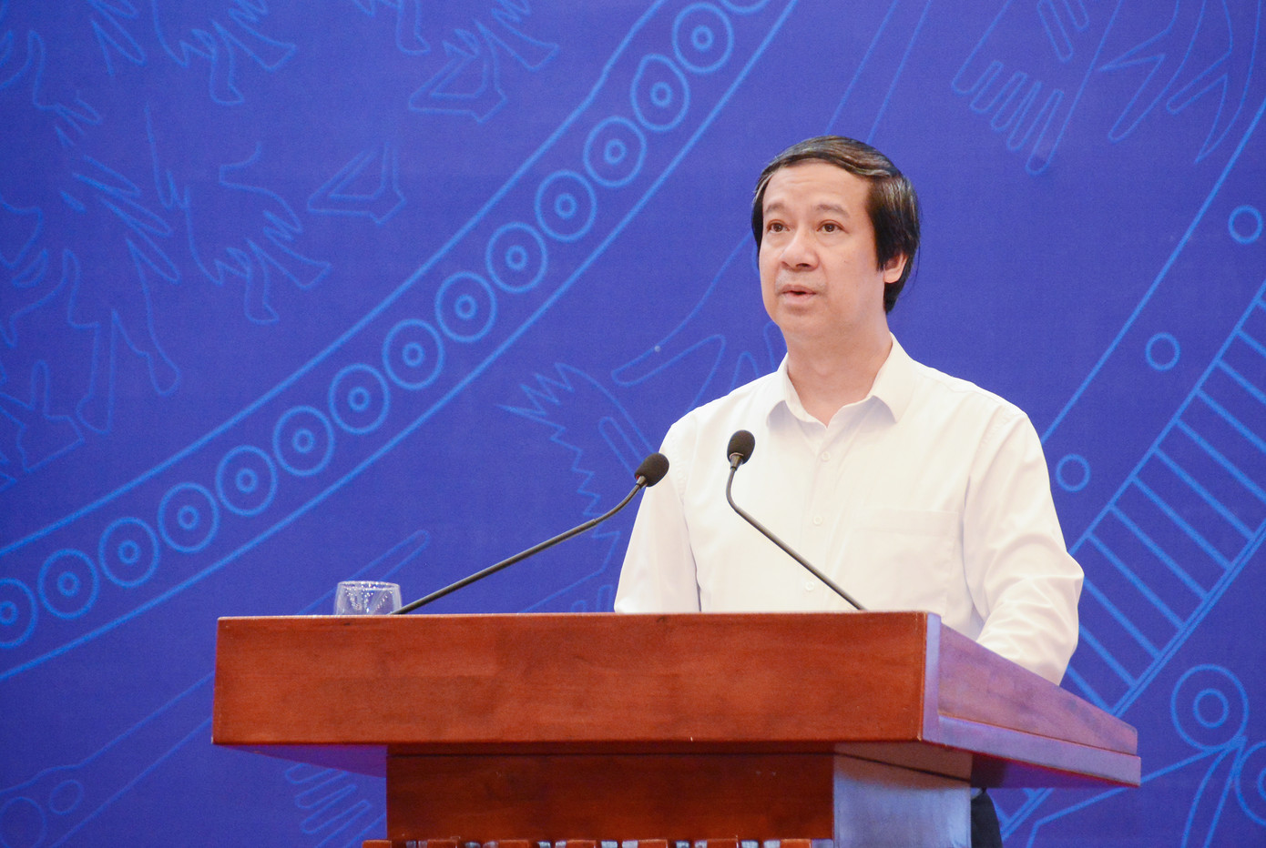 Bộ trưởng Bộ GD - ĐT Nguyễn Kim Sơn phát biểu khai mạc Hội nghị. Bộ trưởng Bộ GD - ĐT Nguyễn Kim Sơn phát biểu khai mạc Hội nghị.