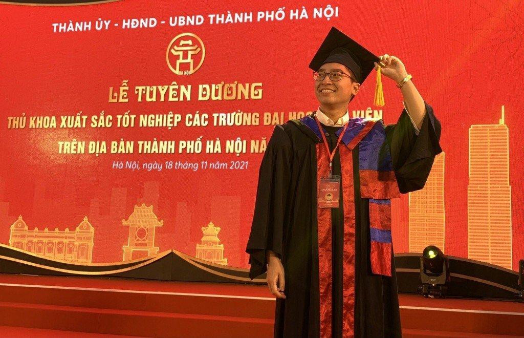 Lưu Trí Dũng – thủ khoa Học viện Ngoại giao.