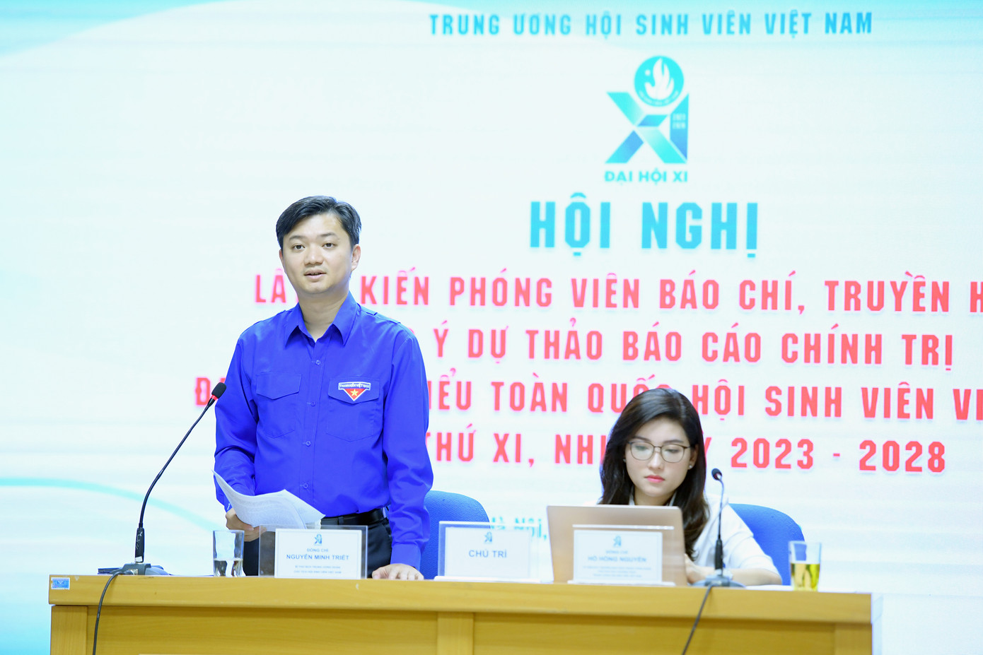 Hội ý lấy ý kiến góp ý của đội ngũ phóng viên báo chí, truyền hình cho Dự thảo Báo cáo chính trị Đại hội Đại biểu toàn quốc Hội Sinh viên Việt Nam lần thứ XI, nhiệm kỳ 2023 – 2028. Hội ý lấy ý kiến góp ý của đội ngũ phóng viên báo chí, truyền hình cho Dự thảo Báo cáo chính trị Đại hội Đại biểu toàn quốc Hội Sinh viên Việt Nam lần thứ XI, nhiệm kỳ 2023 – 2028.