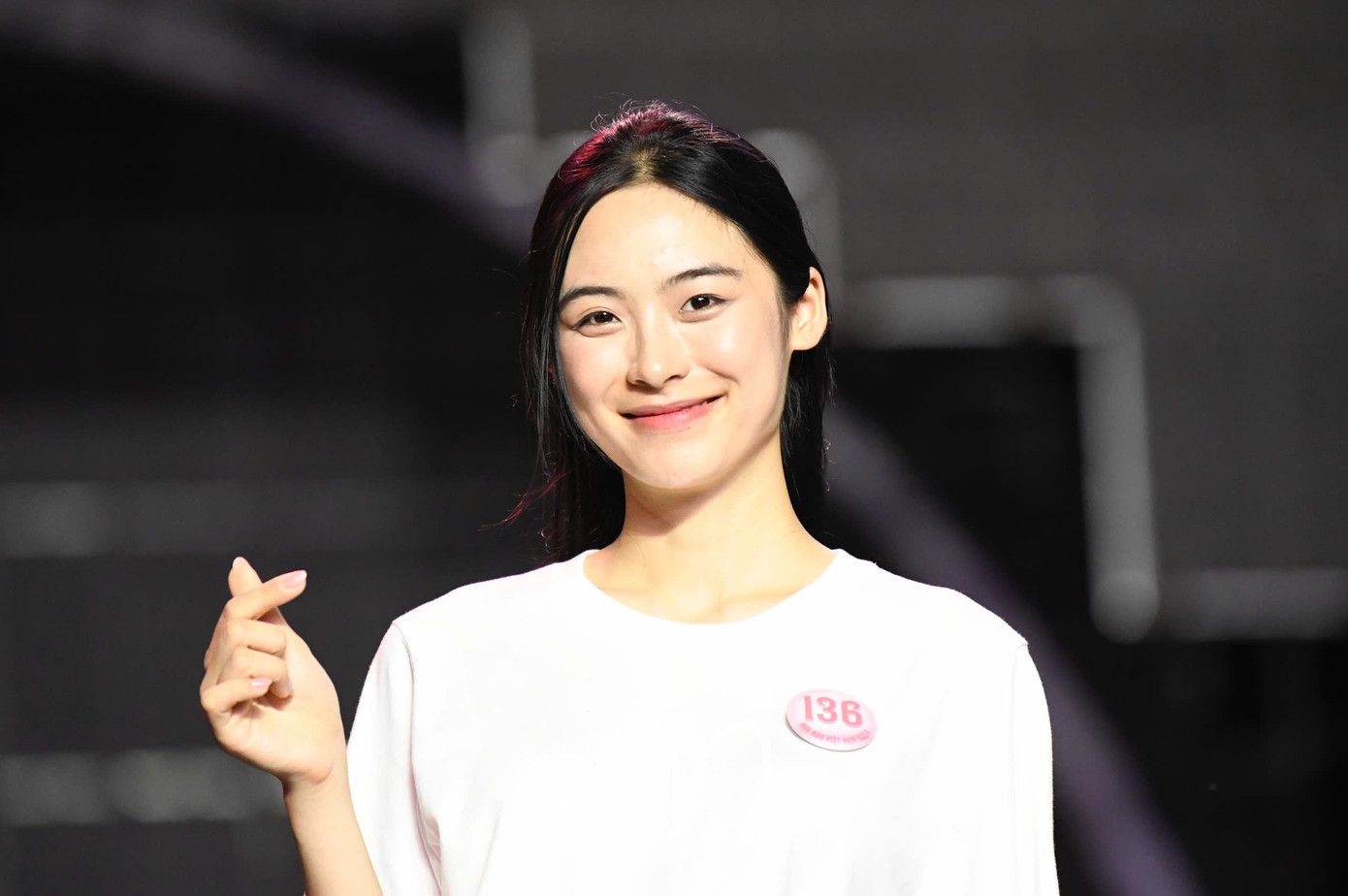 Đại diện Ban tổ chức cho biết: “Việc khớp sân khấu trên mặt nước là một thử thách không nhỏ. Tuy nhiên, các thí sinh thích nghi nhanh, giữ được nhịp trình diễn ổn định. Điều này tạo thêm sự hứng khởi cho đêm chung kết sắp tới”.