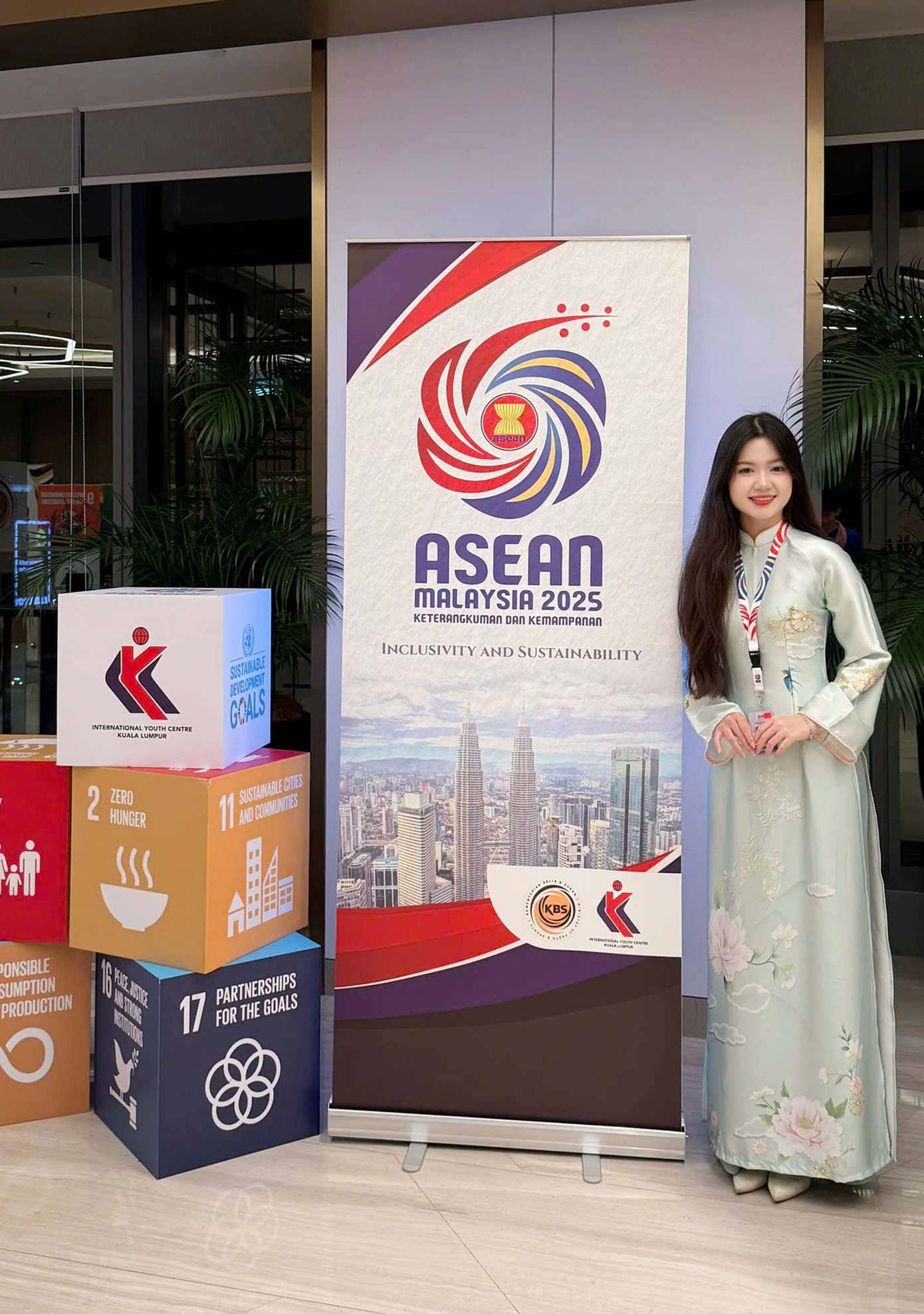 Quỳnh Anh đại diện thanh niên Việt Nam tham dự Đối thoại Thanh niên ASEAN 2025 tại Kuala Lumpur (Malaysia).