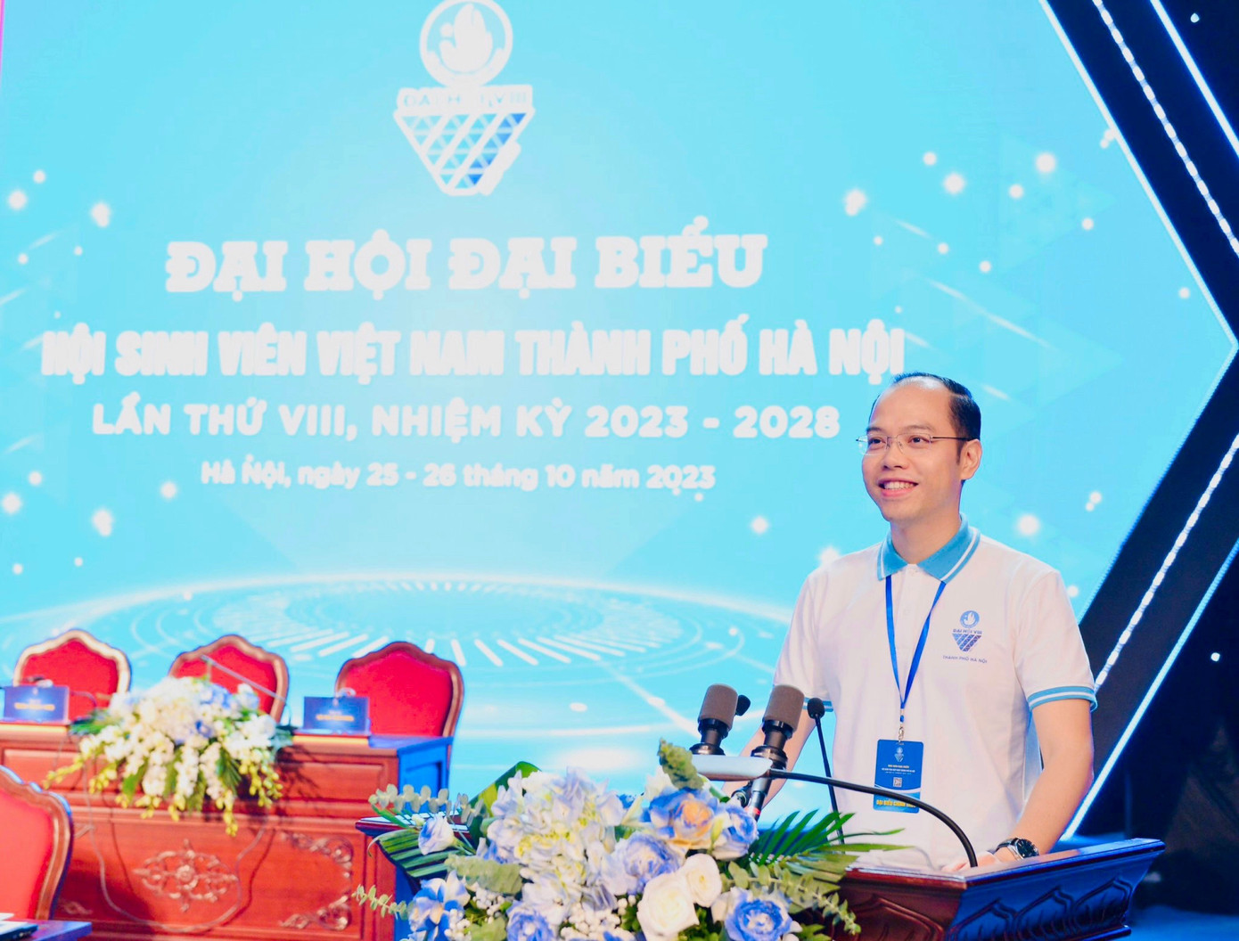 Anh Nguyễn Tiến Hưng - Phó Bí thư Thành Đoàn, Chủ tịch Hội Sinh viên TP. Hà Nội phát biểu khai mạc Đại hội. Anh Nguyễn Tiến Hưng - Phó Bí thư Thành Đoàn, Chủ tịch Hội Sinh viên TP. Hà Nội phát biểu khai mạc Đại hội.