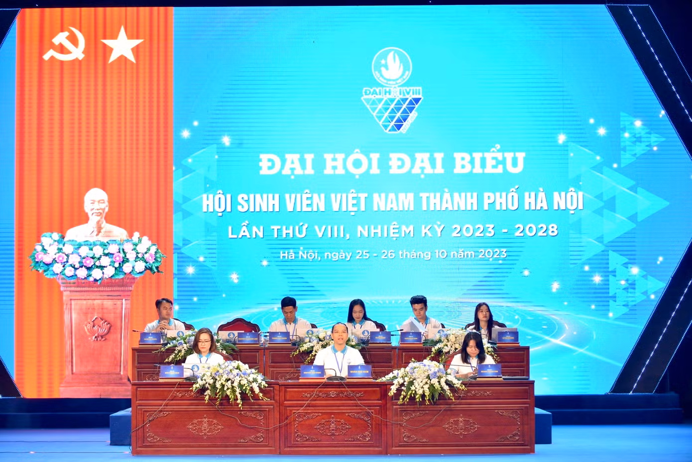 Tại phiên khai mạc, Đại hội đã hiệp thương bầu đoàn Chủ tịch, Ban Thư ký Đại hội.