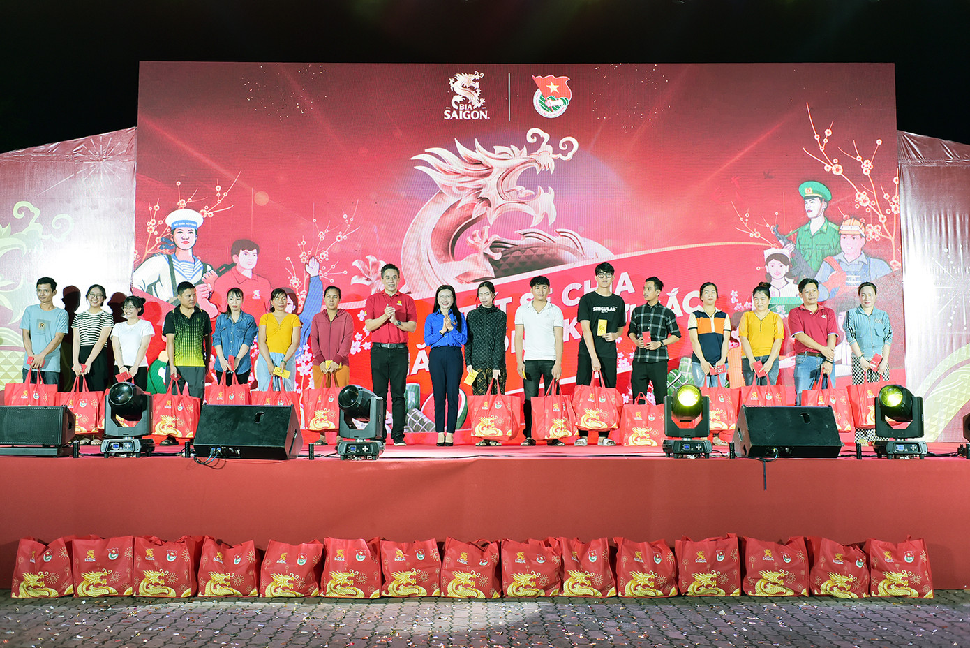 Đại diện SABECO và T.Ư Đoàn tại sự kiện diễn ra ở Bình Dương. Đại diện SABECO và T.Ư Đoàn tại sự kiện diễn ra ở Bình Dương.