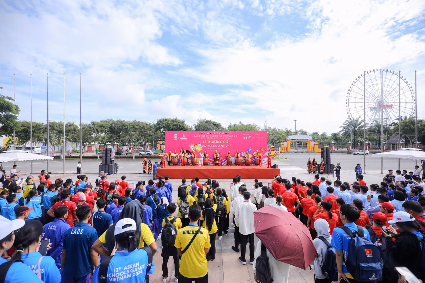 Đại hội Thể thao Học sinh Đông Nam Á lần thứ 13, với chủ đề chính là “Kết nối cùng tỏa sáng” diễn ra tại TP. Đà Nẵng. Đại hội quy tụ hơn 1.300 vận động viên là học sinh, huấn luyện viên từ 10 quốc gia trong khu vực: Brunei, Campuchia, Indonesia, Lào, Malaysia, Myanmar, Philippines, Singapore, Thái Lan và chủ nhà Việt Nam.
