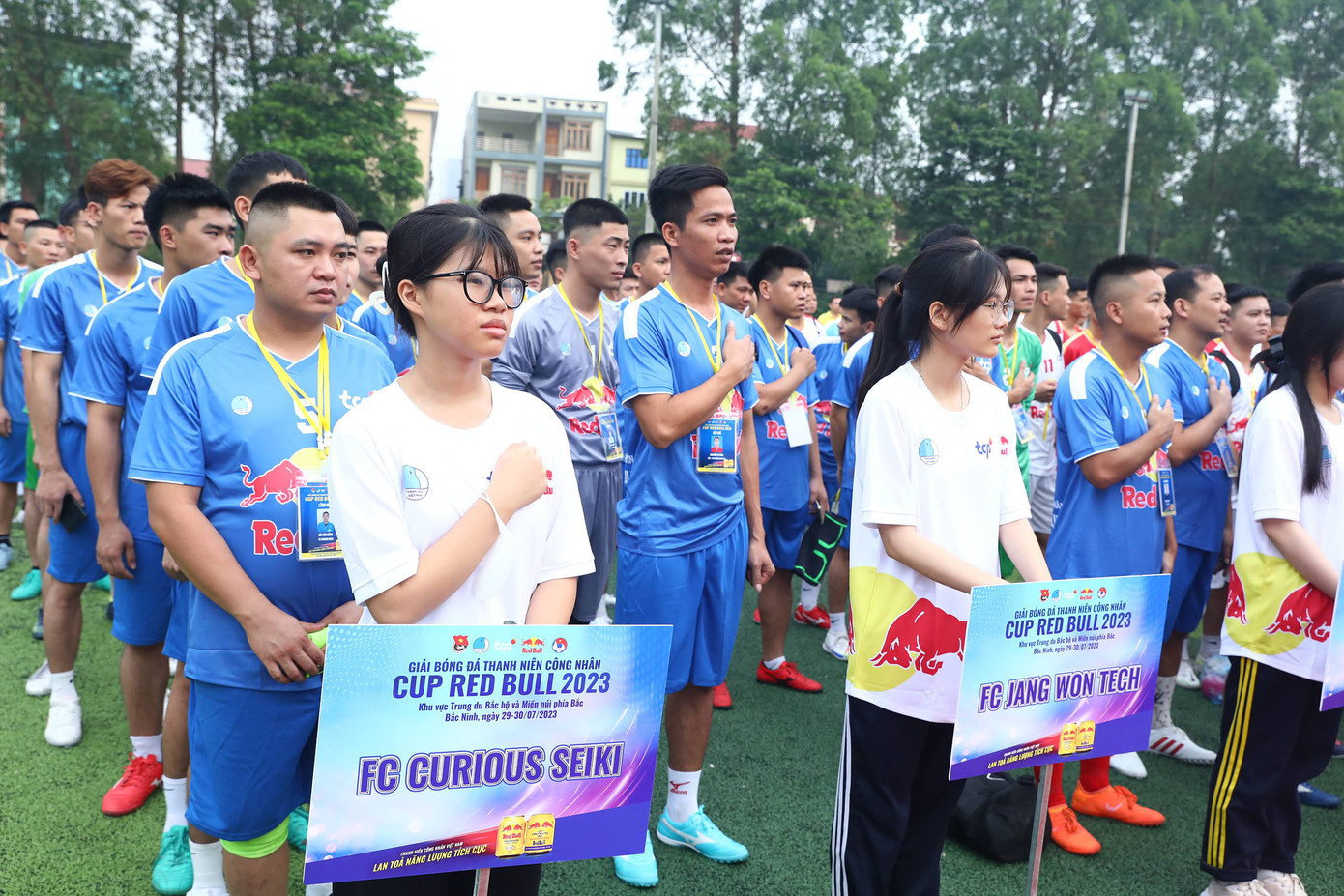 Khai mạc giải bóng đá thanh niên công nhân khu vực phía Bắc.