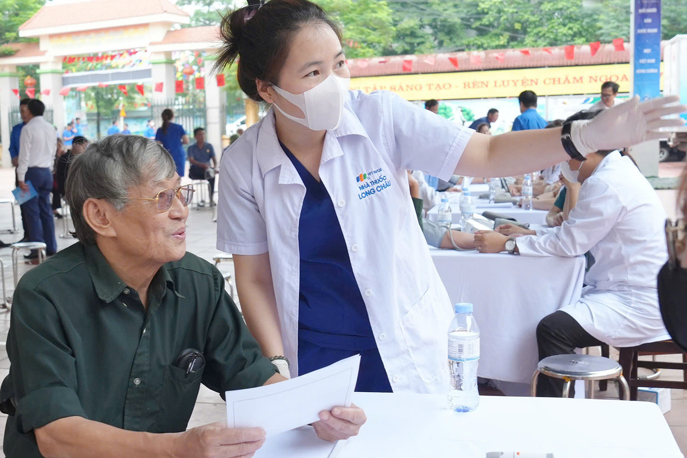 Tuổi trẻ Hà Nội ra quân 'Ngày Chủ nhật Xanh', phòng chống rác thải nhựa.