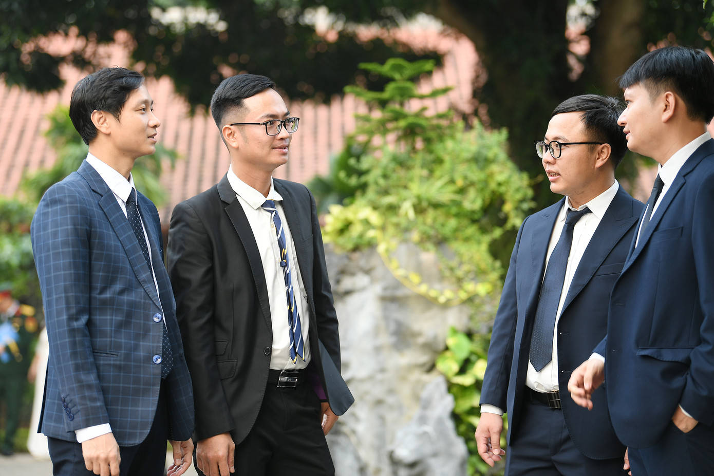 99 thầy cô vừa được T.Ư Đoàn vinh danh 'Nhà giáo trẻ tiêu biểu năm 2024' vì những đóng góp xuất sắc trong công tác giảng dạy và phát triển giáo dục. Ảnh: DƯƠNG TRIỀU