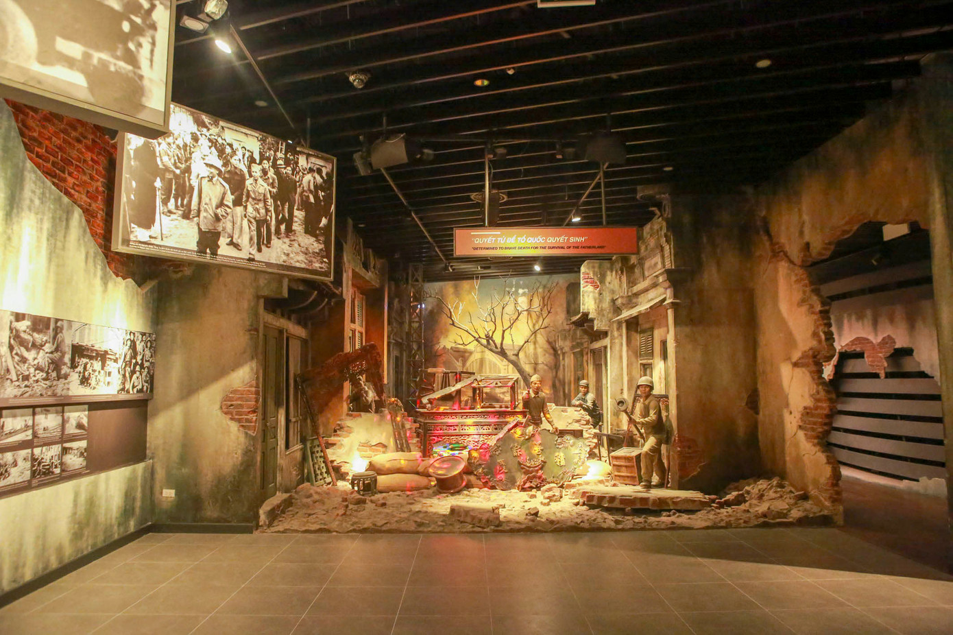 Bảo tàng được chia thành nhiều khu vực trưng bày theo các chủ đề.