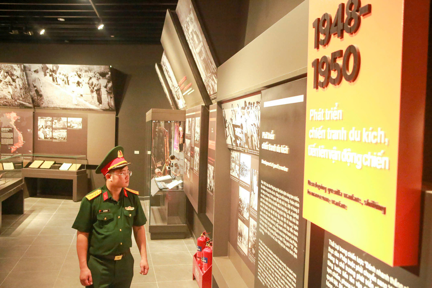 Không chỉ là nơi trưng bày hiện vật, bảo tàng còn là một trung tâm giáo dục lịch sử quan trọng.