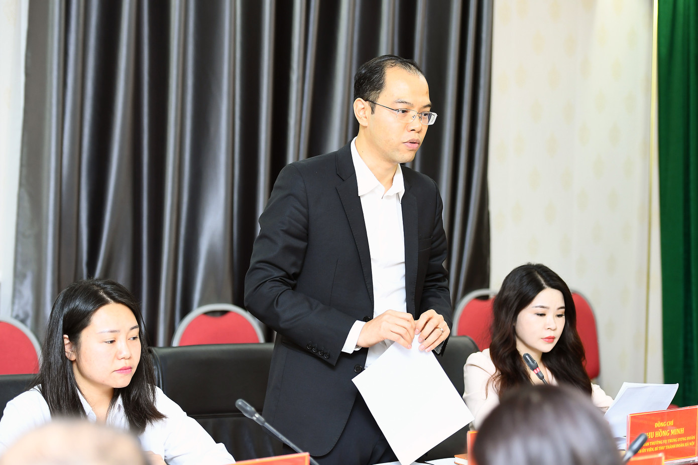 Anh Nguyễn Tiến Hưng - Phó Bí thư Thành Đoàn, Chủ tịch Hội Sinh viên TP. Hà Nội báo cáo công tác Hội và phong trào sinh viên, năm học 2023 – 2024. Anh Nguyễn Tiến Hưng - Phó Bí thư Thành Đoàn, Chủ tịch Hội Sinh viên TP. Hà Nội báo cáo công tác Hội và phong trào sinh viên, năm học 2023 – 2024.