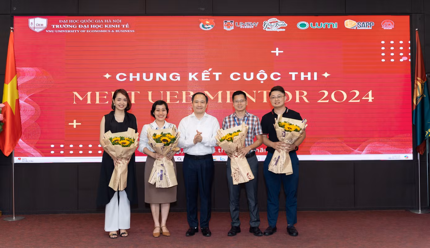 Ban Giám khảo tham gia Chung kết cuộc thi.