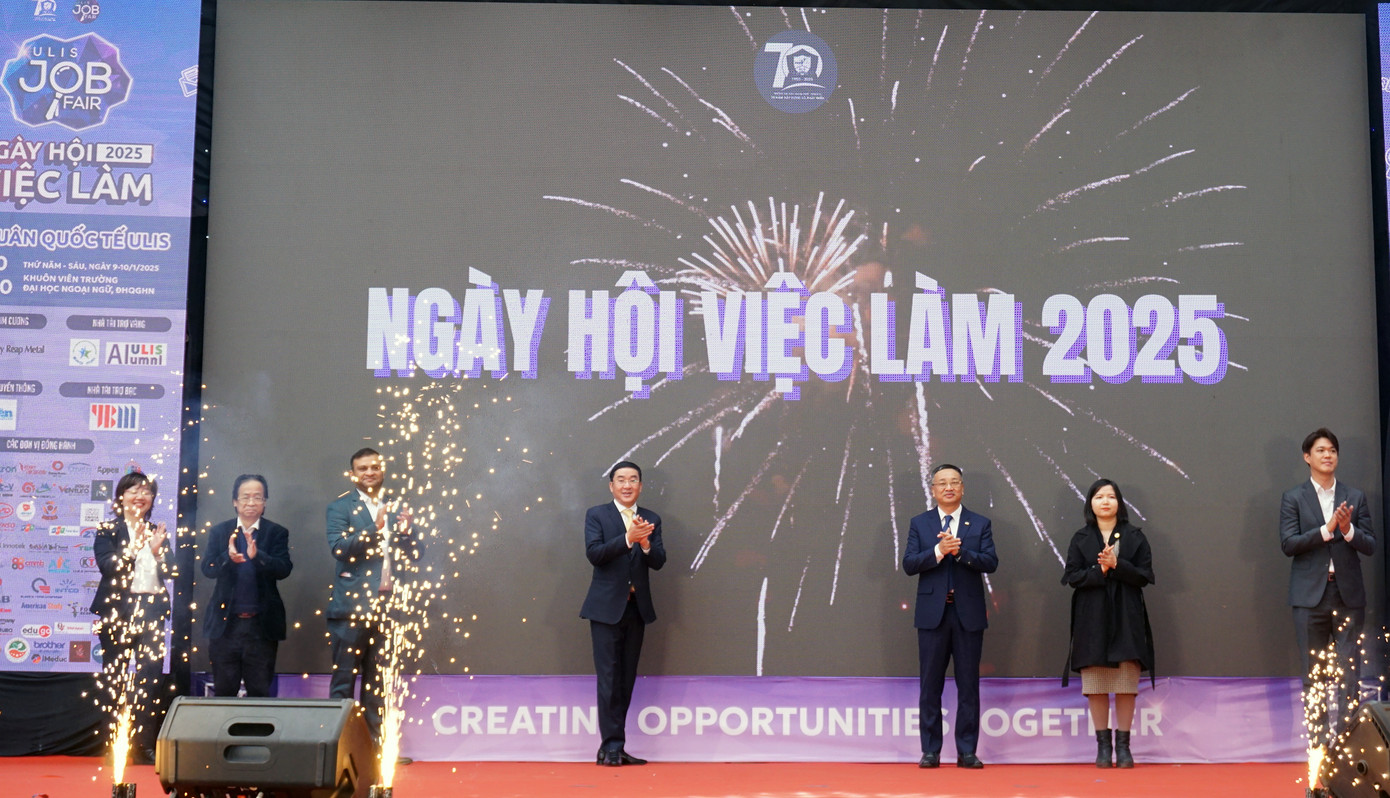 Ngày hội việc làm 2025 – 'ULIS Job Fair 2025', đã thu hút hàng nghìn sinh viên và gần 70 doanh nghiệp trong và ngoài nước tham gia. Ngày hội việc làm 2025 – 'ULIS Job Fair 2025', đã thu hút hàng nghìn sinh viên và gần 70 doanh nghiệp trong và ngoài nước tham gia.