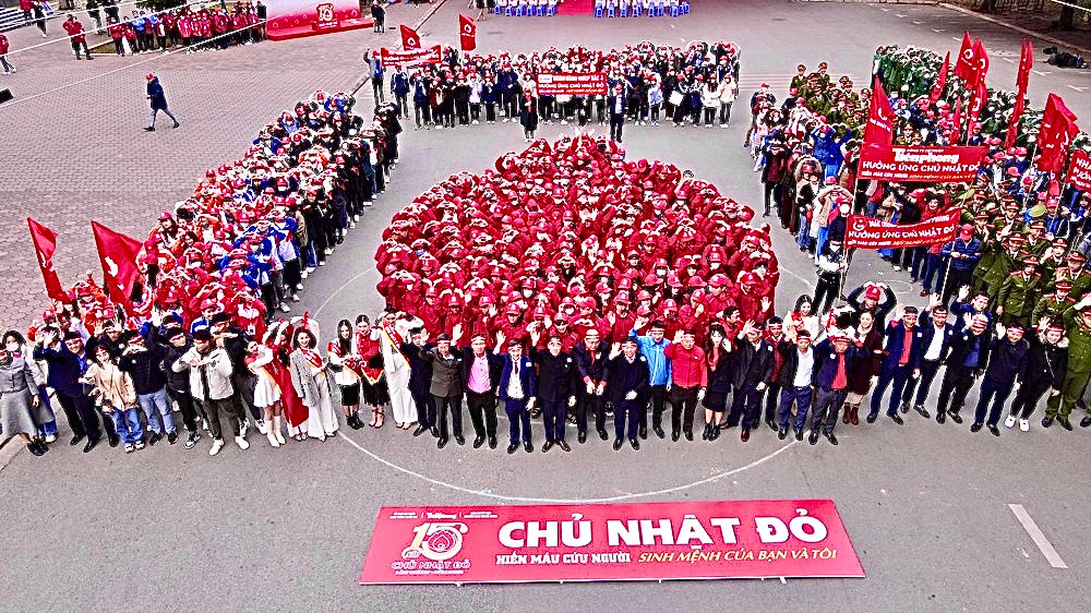 Lực lượng hưởng ứng Chủ Nhật Đỏ 2023, tại Ngày hội chính ở ĐH Bách khoa Hà Nội, ngày 18/12/2022. Lực lượng hưởng ứng Chủ Nhật Đỏ 2023, tại Ngày hội chính ở ĐH Bách khoa Hà Nội, ngày 18/12/2022.