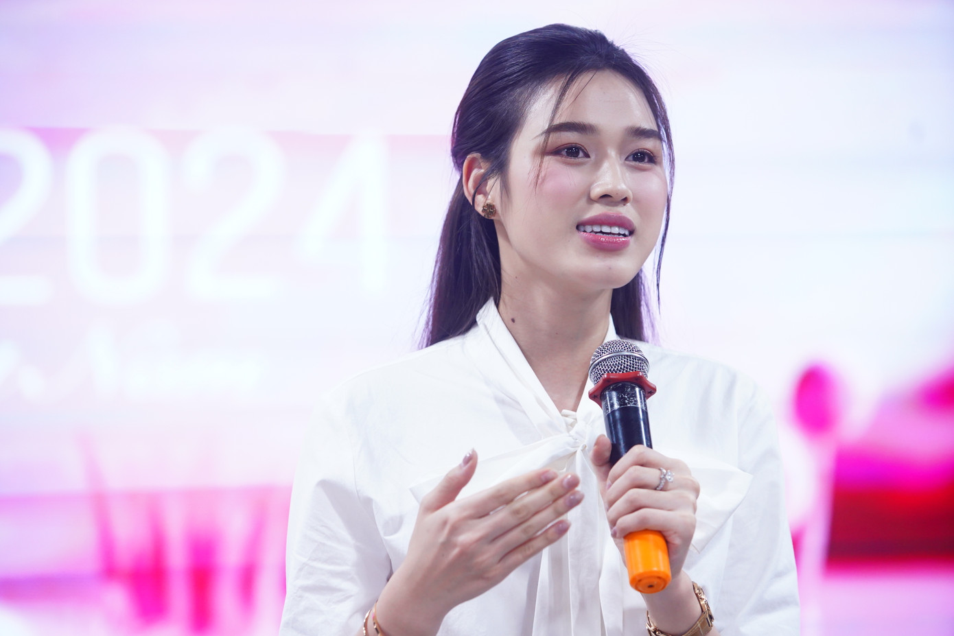 Hoa hậu Đỗ Thị Hà. Hoa hậu Đỗ Thị Hà.