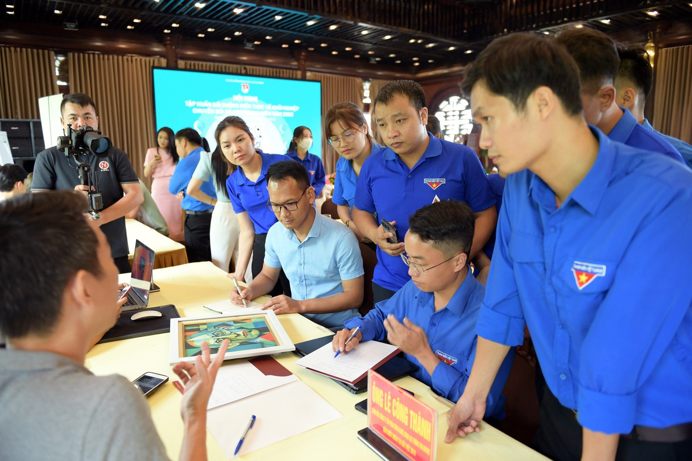 Các chuyên gia chia sẻ kinh nghiệm thực chiến trong chương trình.