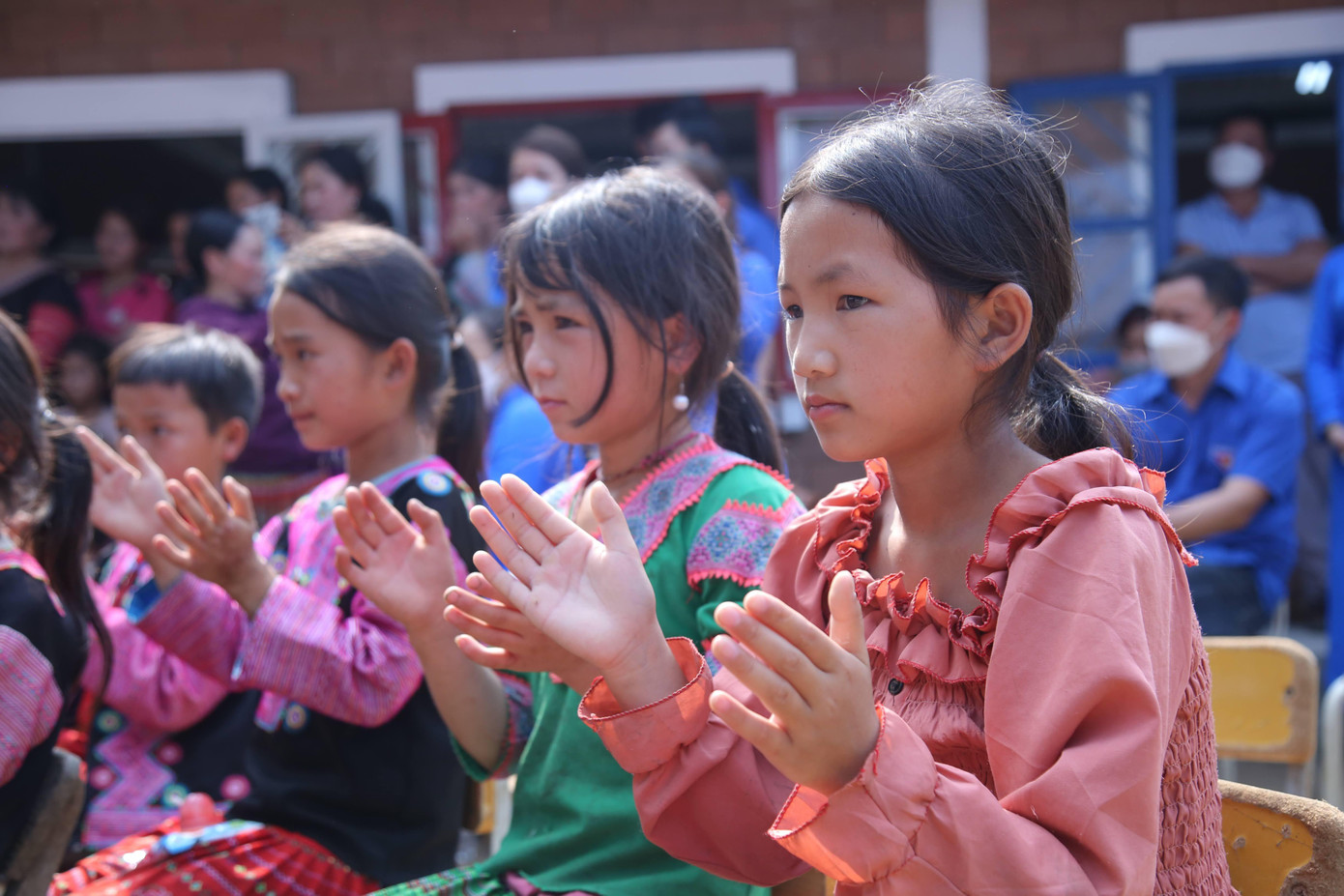 Các em học sinh trường Tiểu học Bó Kiếng (Sơn La).