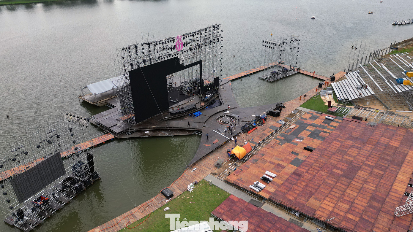 Toàn cảnh sân khấu chung kết Hoa hậu Việt Nam 2024. Ảnh: Dương Triều.