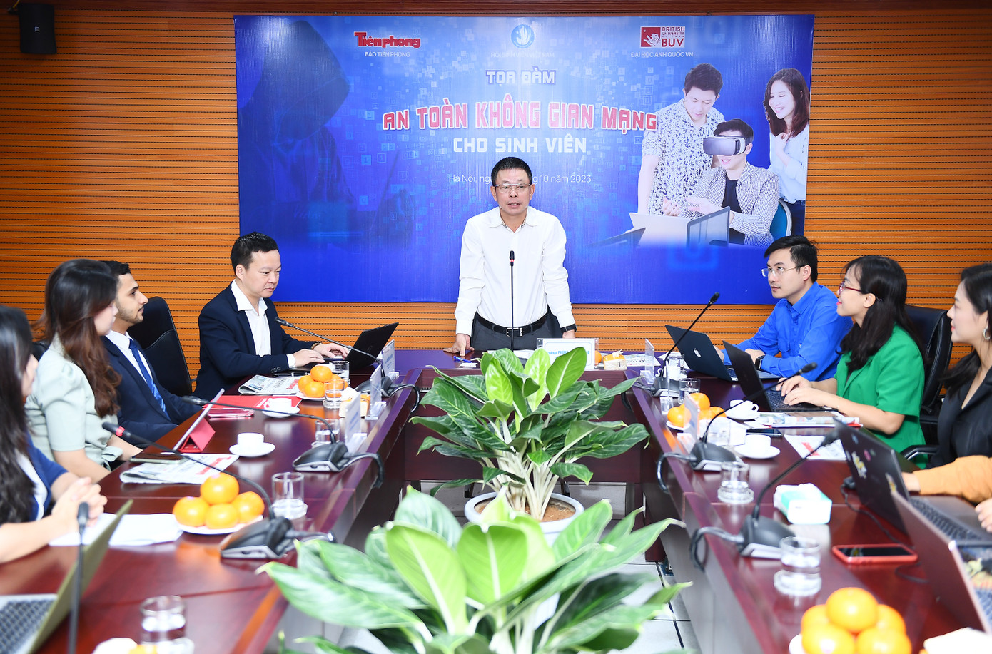 Báo Tiền Phong phối hợp cùng trường ĐH Anh Quốc Việt Nam (BUV) tổ chức tọa đàm với chủ đề: ‘An toàn không gian mạng cho sinh viên’. Báo Tiền Phong phối hợp cùng trường ĐH Anh Quốc Việt Nam (BUV) tổ chức tọa đàm với chủ đề: ‘An toàn không gian mạng cho sinh viên’.
