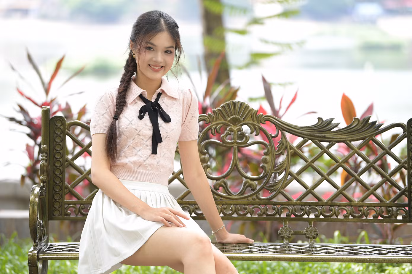 “Những hy sinh, vất vả ấy thật khó để diễn tả, nhưng là nguồn động lực, giúp tôi nỗ lực trong cuộc sống và trở thành niềm tự hào của bố mẹ”, Minh Thu tâm sự.