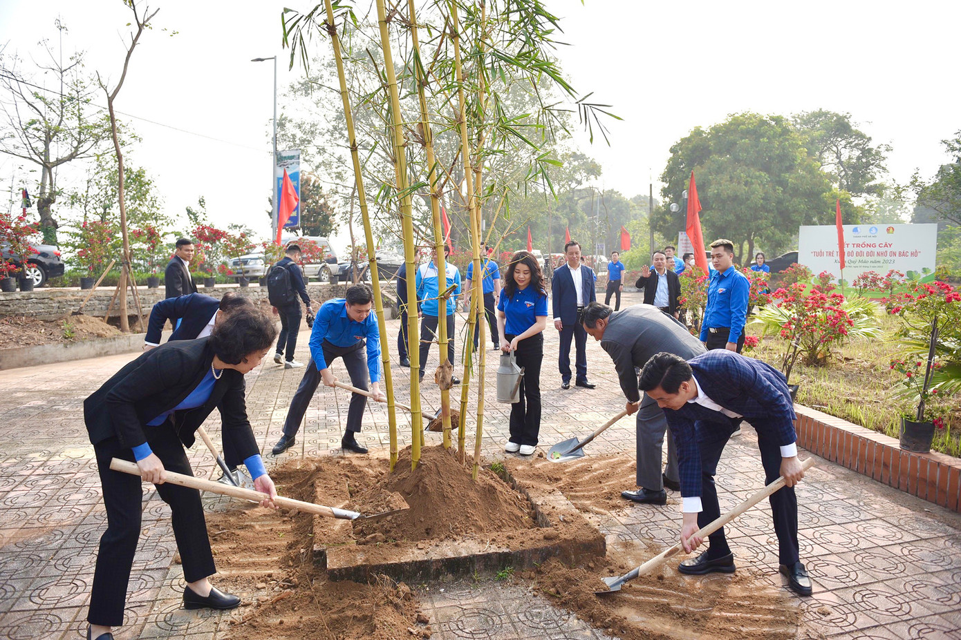 Các đại biểu tham gia Tết trồng cây tại chương trình. Các đại biểu tham gia Tết trồng cây tại chương trình.