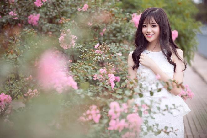 Lê Nguyễn Khánh Linh (sinh năm 1999, Lào Cai) nhận được “mưa” lời khen cho gương mặt xinh xắn, vóc dáng chuẩn. Cô gái 22 tuổi tiết lộ bản thân nhận được nhiều lời khuyên dự thi các cuộc thi sắc đẹp. Tuy nhiên, 9X tự nhận thấy mình còn nhiều thiếu sót.